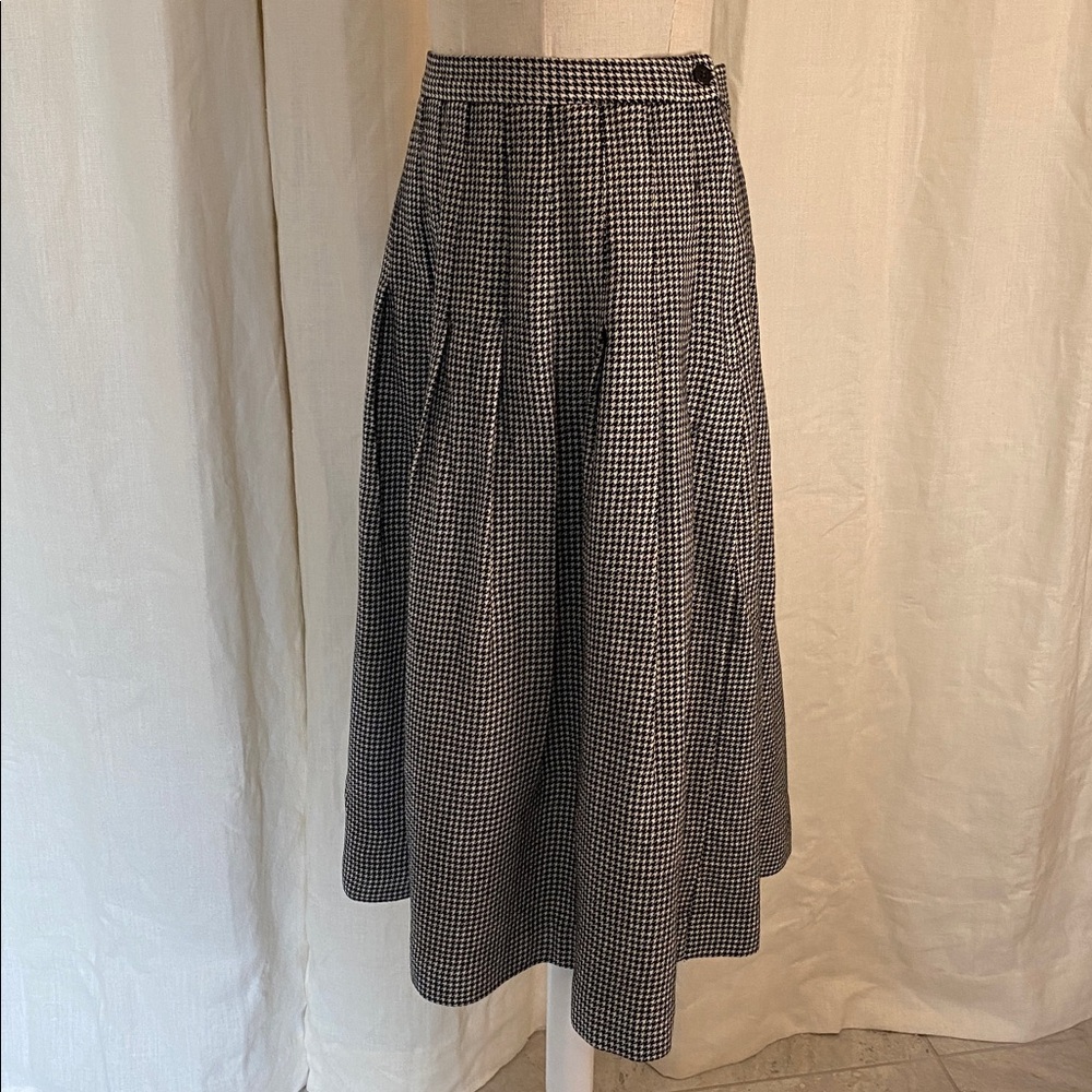 Talbots Wool Houndstooth Pleated Skirt - Picture 4 of 9
